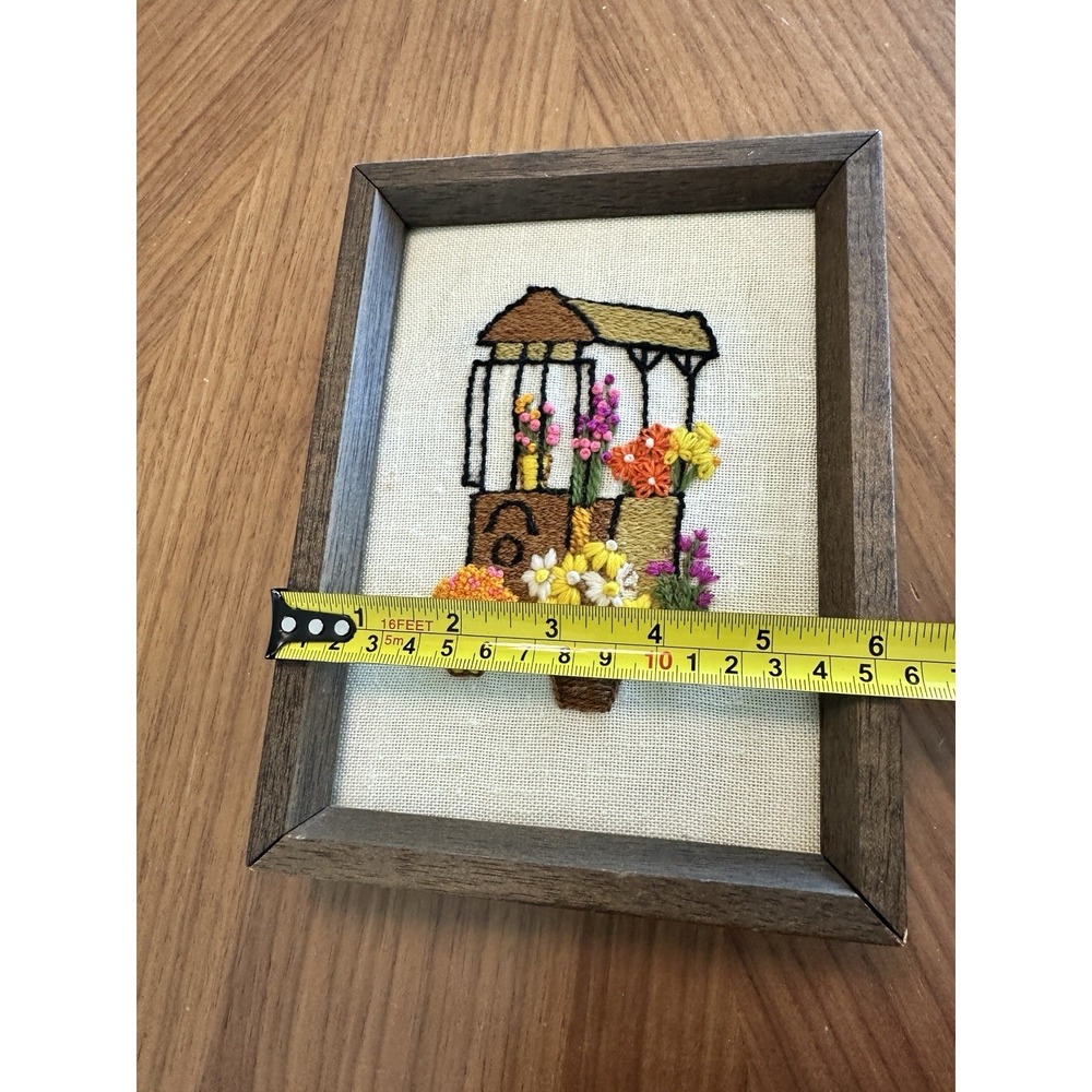 Vtg Small Framed Handmade YARN ART Crewel Needlepoint Retro Flower Cart 1974 - Picture 6 of 8